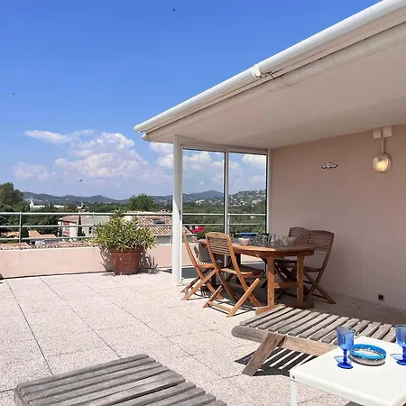 2p Avec Piscine, Clim, Parking - - Fr-1-251-511