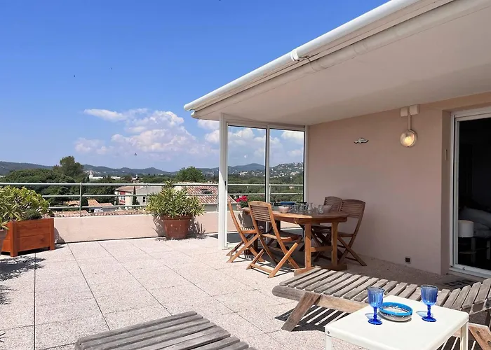 2p Avec Piscine, Clim, Parking - - Fr-1-251-511