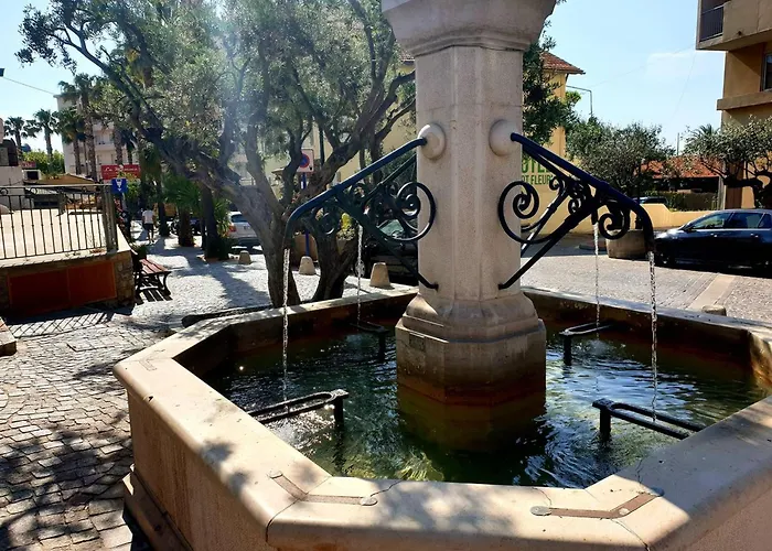 2p Avec Piscine, Clim, Parking - - Fr-1-251-511 *